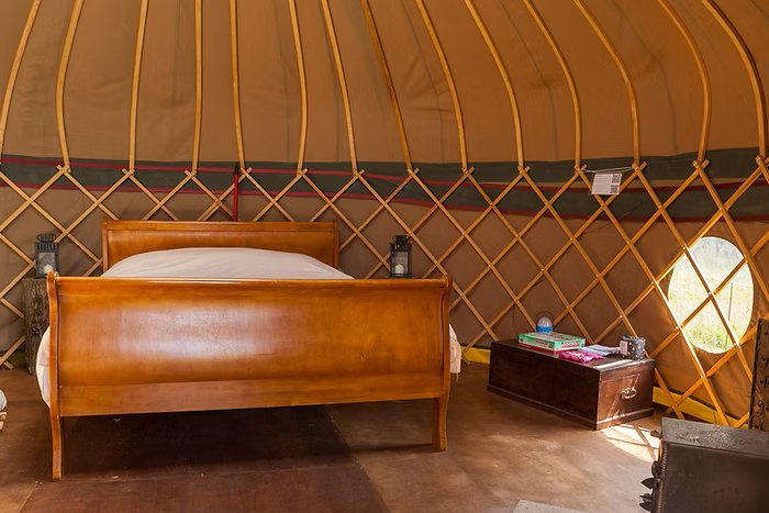 Yurts & Shepherd Huts - pic12
